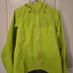 Women's Arcteryx goretex ski shell jacket size M